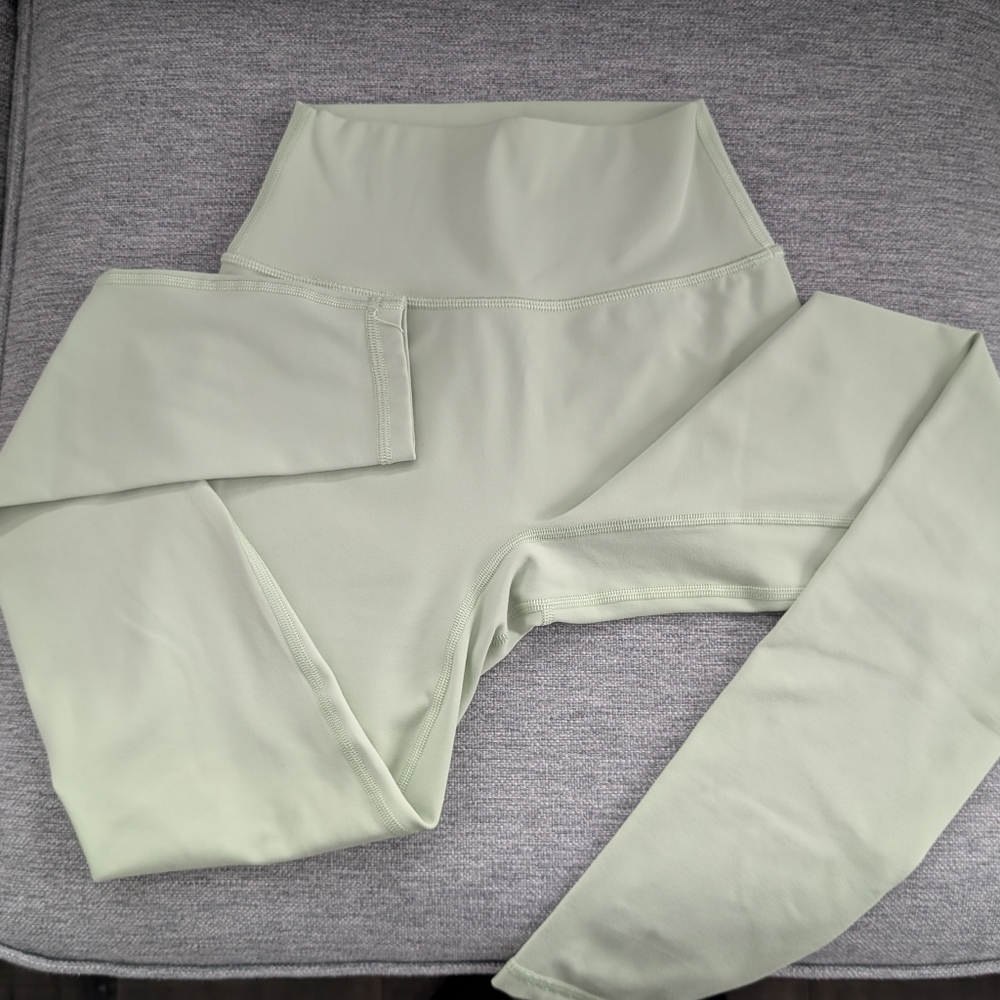 Women's High-Waisted Leggings in Light Green